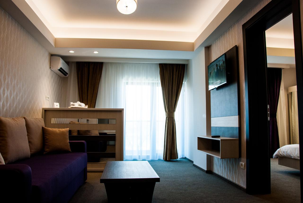 Milano Blue Mamaia Hotell Exteriör bild